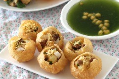 Stuffed Kulcha (Aloo/Paneer/Gobi/Onion – 2 Pcs)